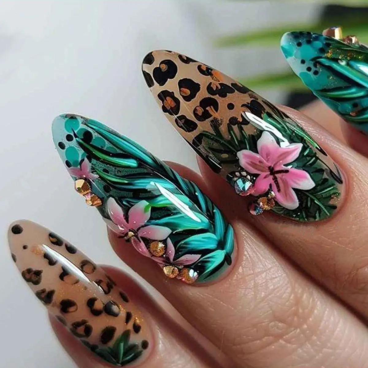 24pcs Glossy Almond False Nails Dark Green Forest Mushroom Pattern Press On Nails Gold Sequins French Style Wearable Fake Nail Dark Green Almond Press On Nails - 24pcs Glossy Almond False Nails Dark Green Forest Mushroom Pattern Press On Nails Gold Sequins French Style Wearable Fake Nail